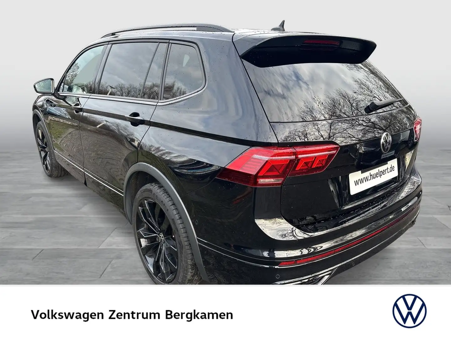 Volkswagen Tiguan Allspace 2.0 R-Line PANO ALU20 SOUND STANDHZG Schwarz - 2