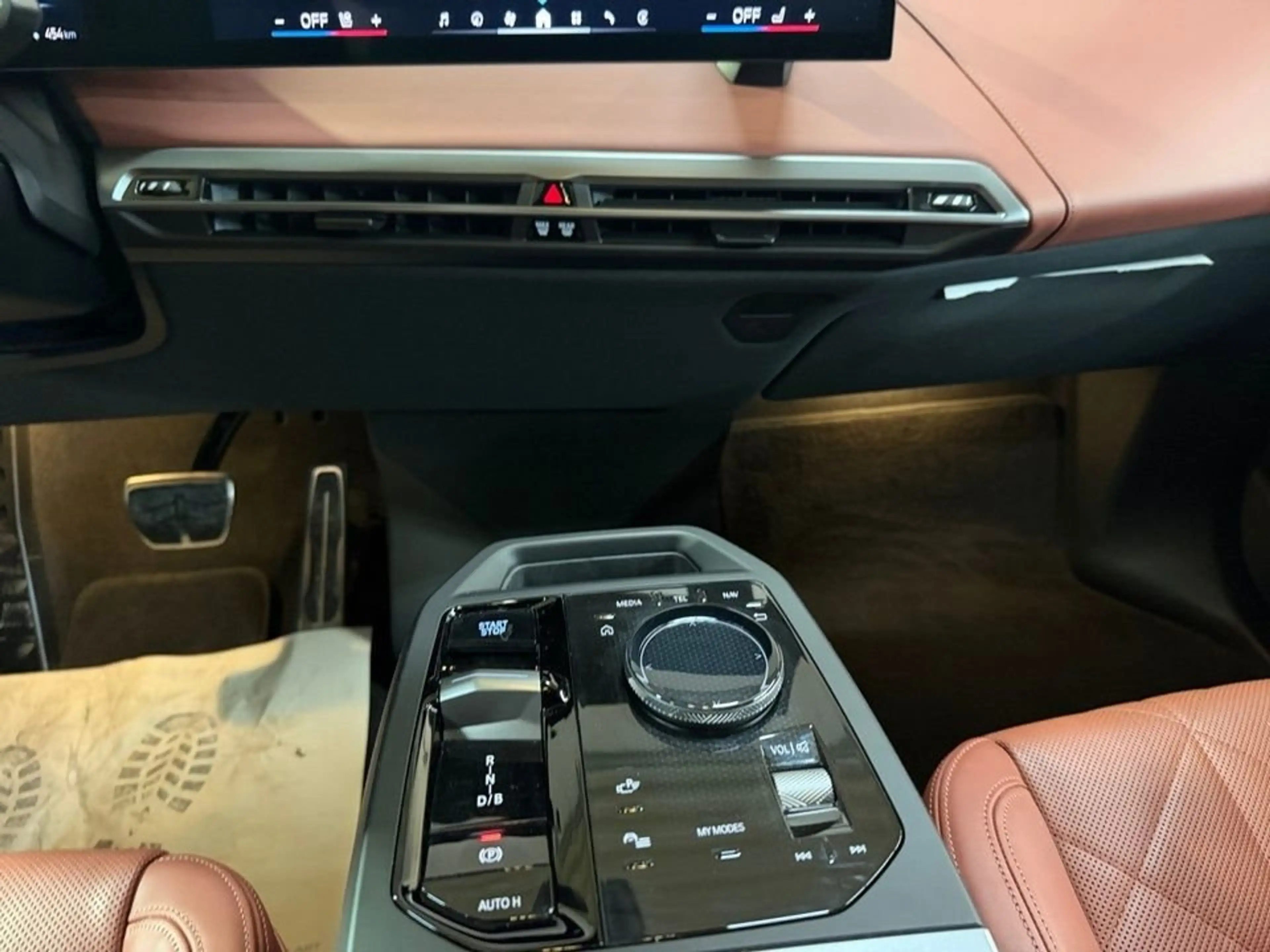 BMW iX xDrive45 M Sport + GARANTIE-bis-10.2030 — photo 13