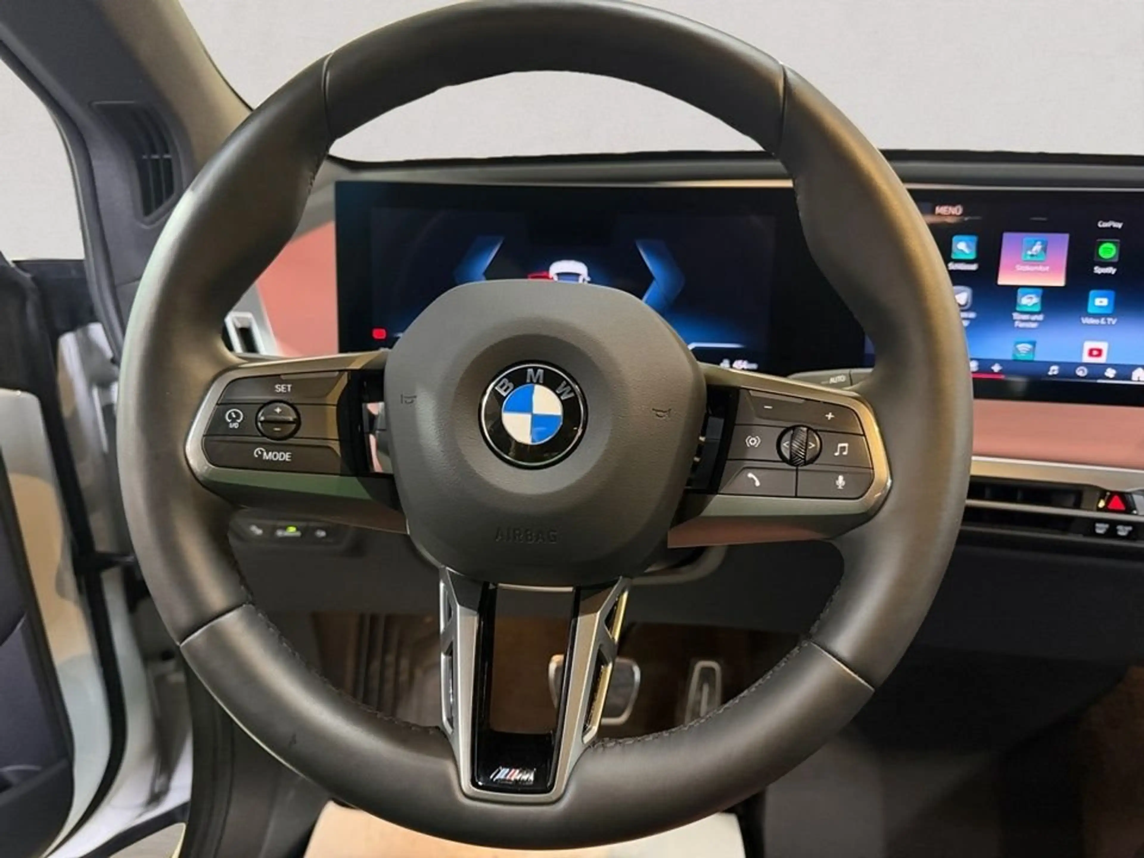 BMW iX xDrive45 M Sport + GARANTIE-bis-10.2030 — photo 15
