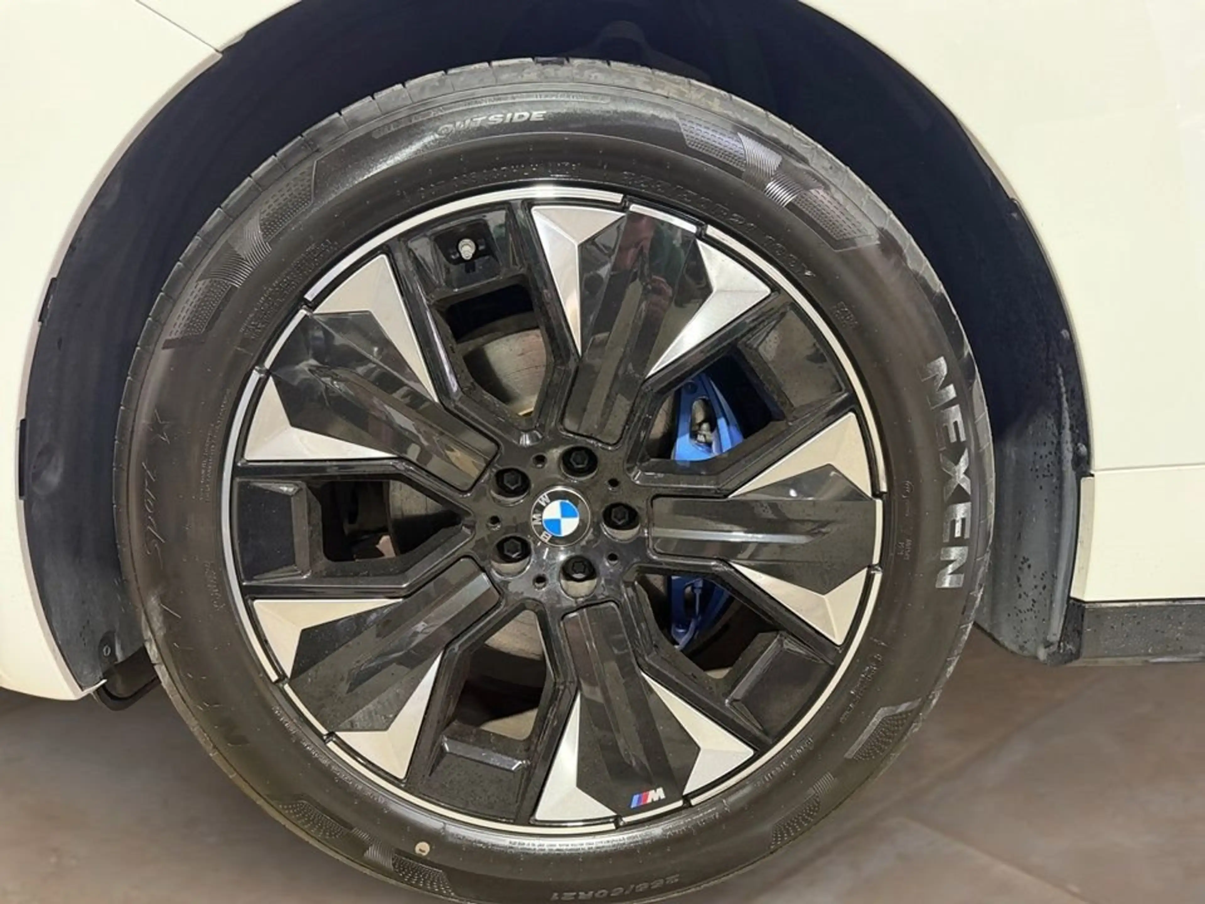 BMW iX xDrive45 M Sport + GARANTIE-bis-10.2030 — photo 3