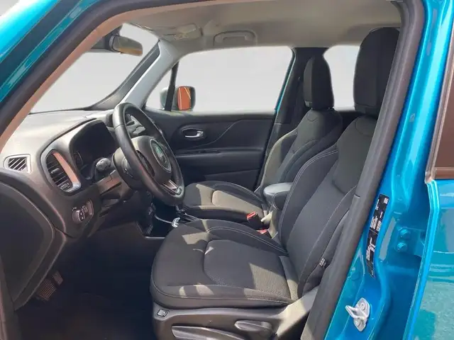 Jeep Renegade view 7