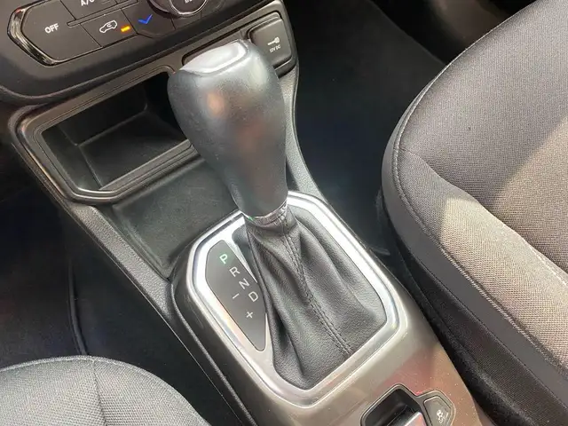 Jeep Renegade view 12