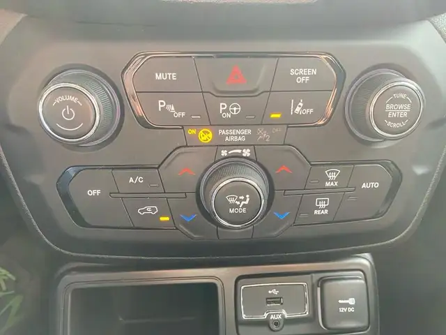 Jeep Renegade view 11