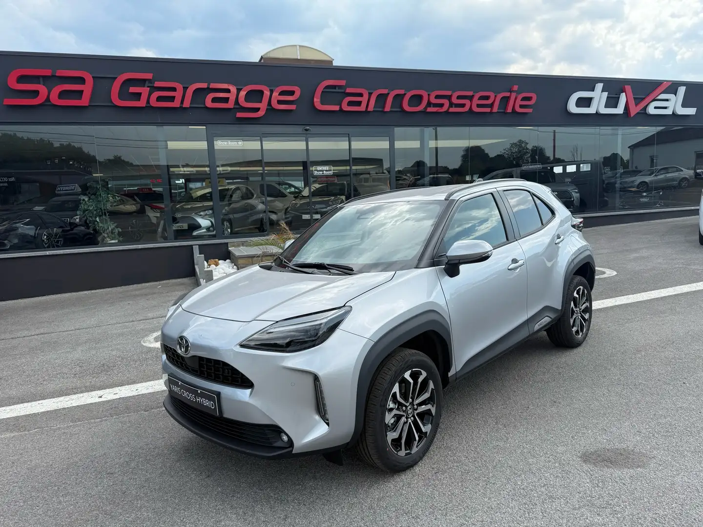 Toyota Yaris Cross 😍DE STOCK CHEZ DUVAL AVEC GARANTIE DE 10ANS✅ Zilver - 1