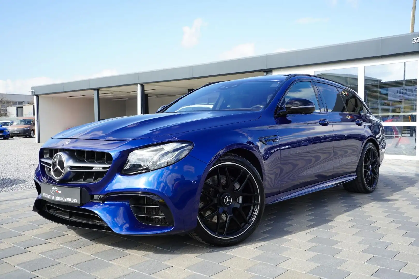Mercedes-Benz E 63 AMG E63AMG*4Matic*Burmester*Schiebedach*Klappe*360° Blau - 1
