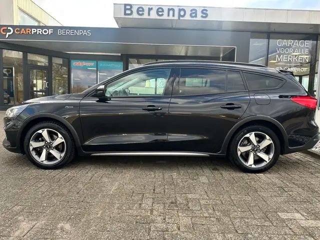 Ford Focus view 10