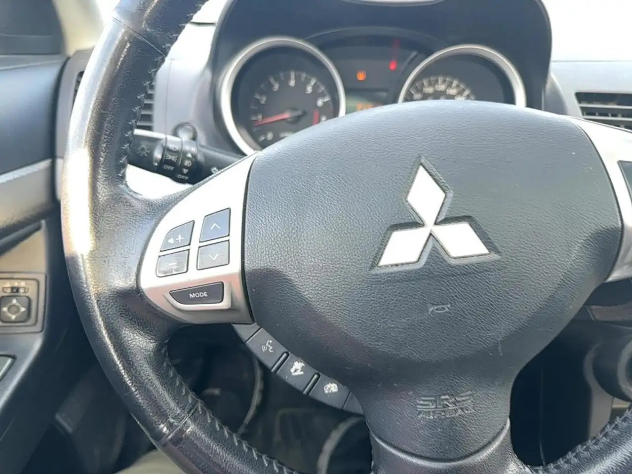 Mitsubishi Lancer снимка Mitsubishi Lancer