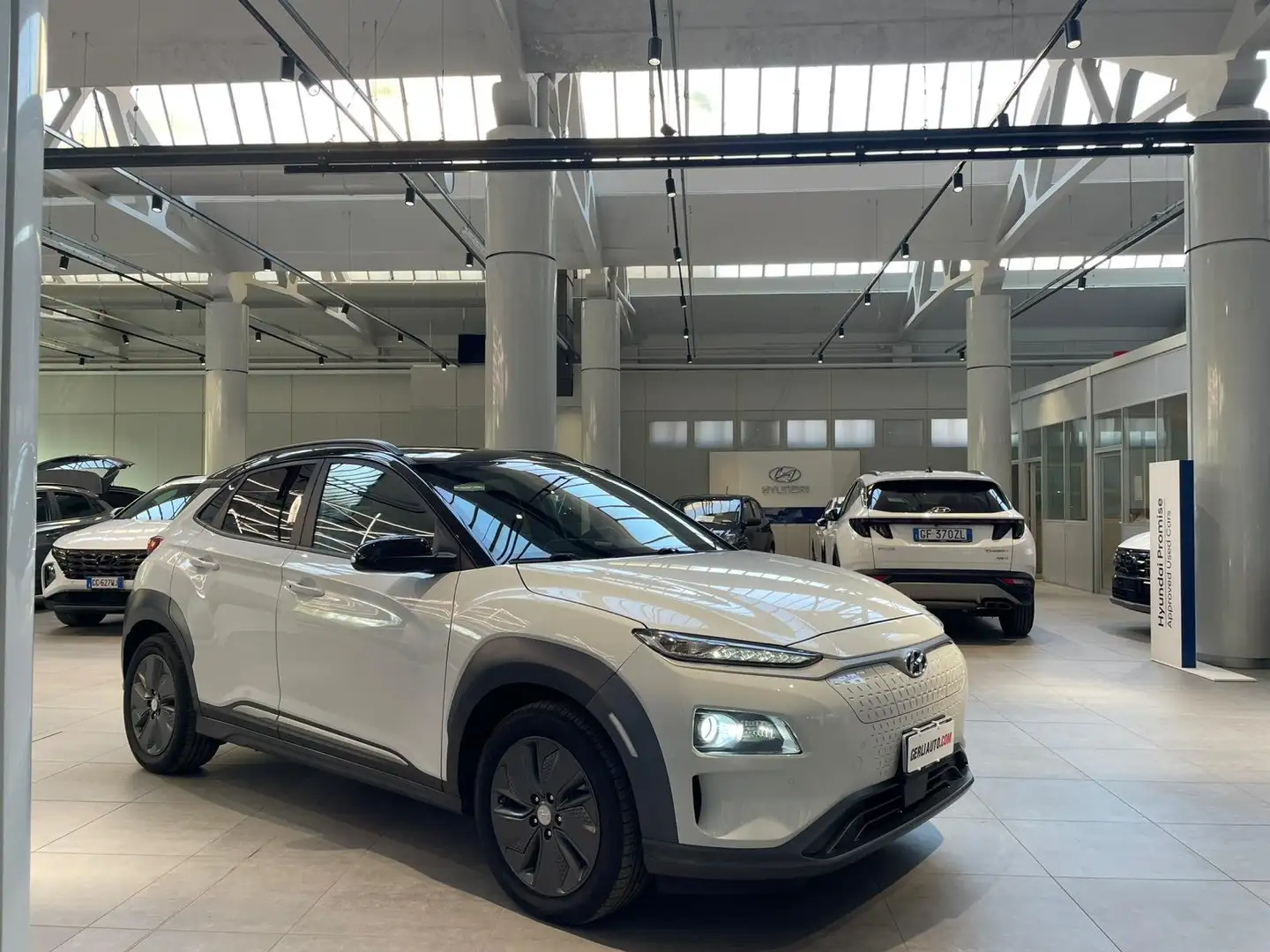 Hyundai KONA Kona Electric I 2018 64 kWh EV Exellence Bianco - 1