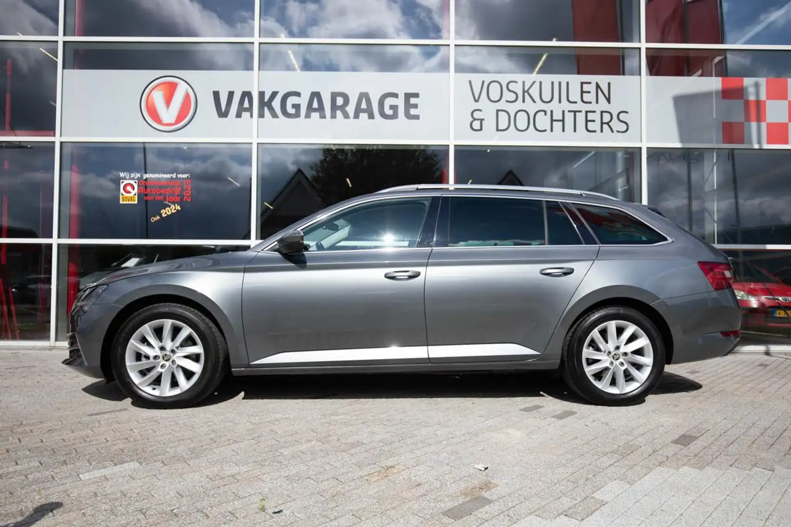 Skoda Superb Combi 1.4 TSI iV Business Edition | PHEV | Dodehoe Grijs - 2
