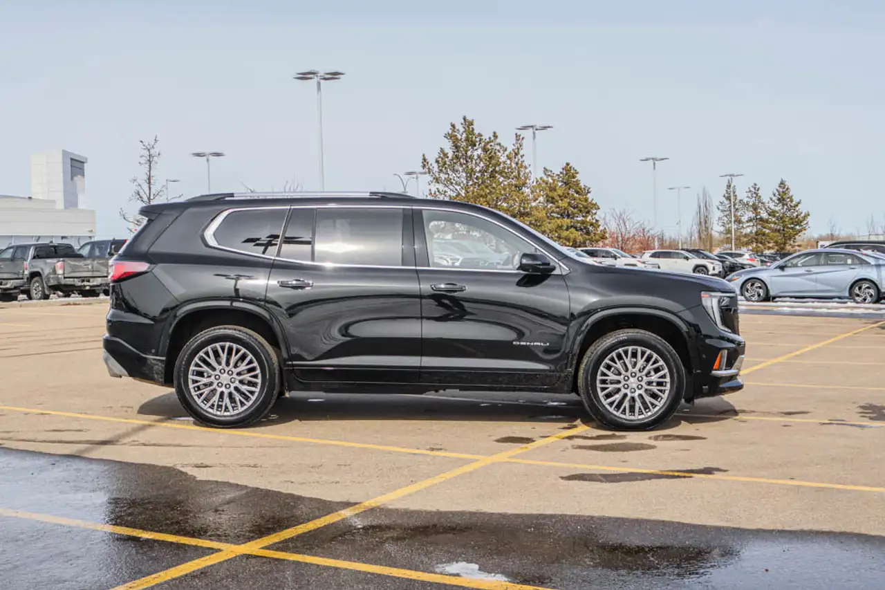 GMC Acadia снимка GMC Acadia