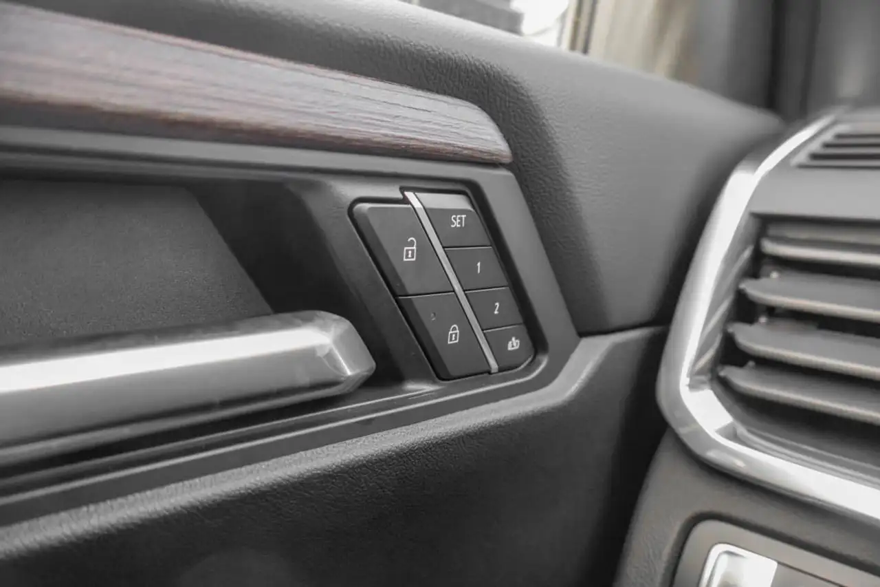 GMC Acadia снимка GMC Acadia