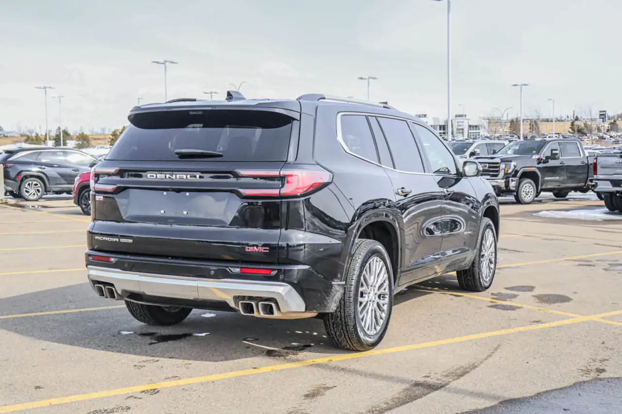 GMC Acadia снимка GMC Acadia