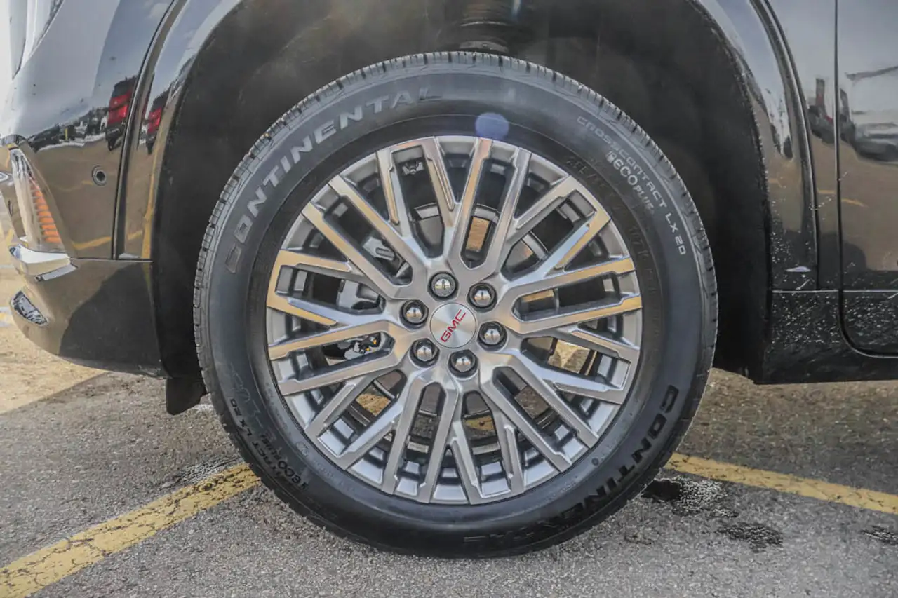 GMC Acadia снимка GMC Acadia