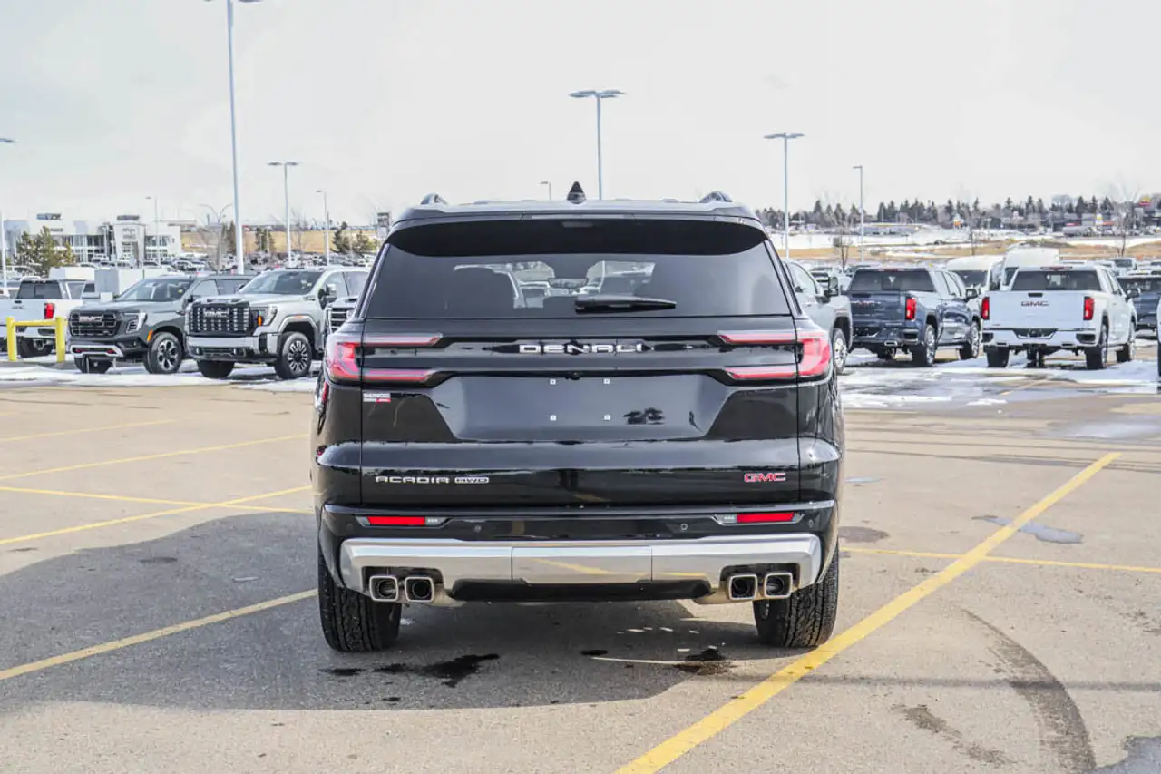 GMC Acadia снимка GMC Acadia