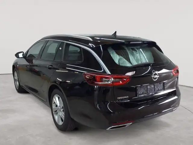 Opel Insignia view 5