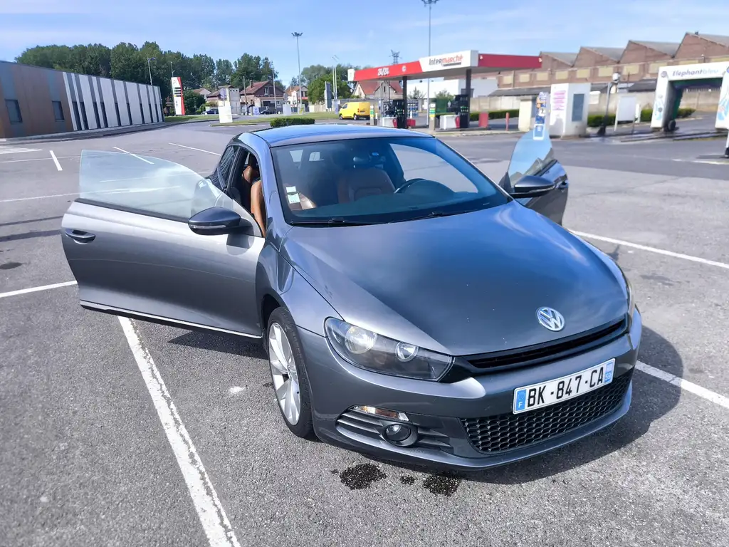 Volkswagen Scirocco 2011 из Европы — купить под ключ