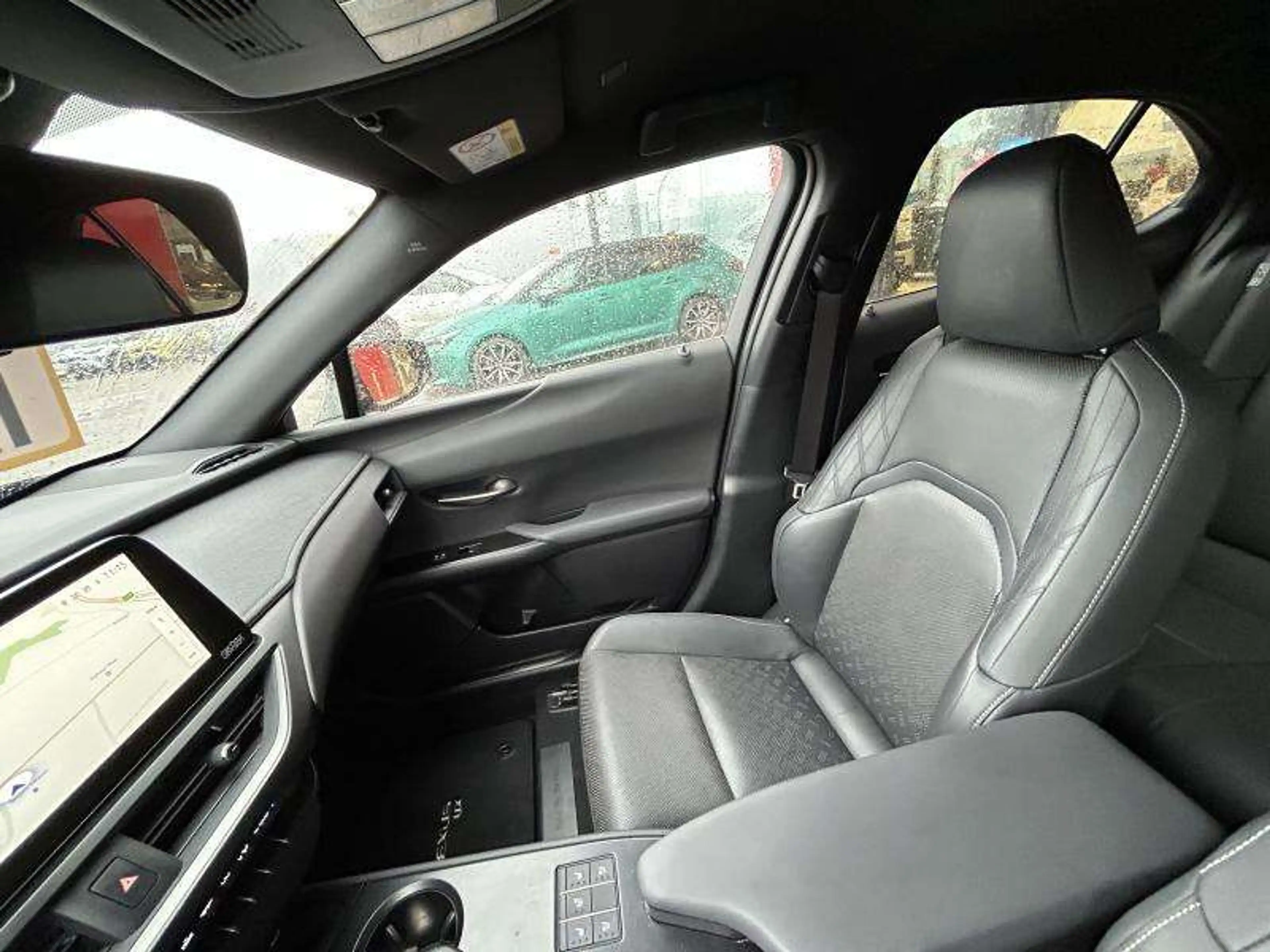 Lexus UX 250h Privilege Line — photo 14
