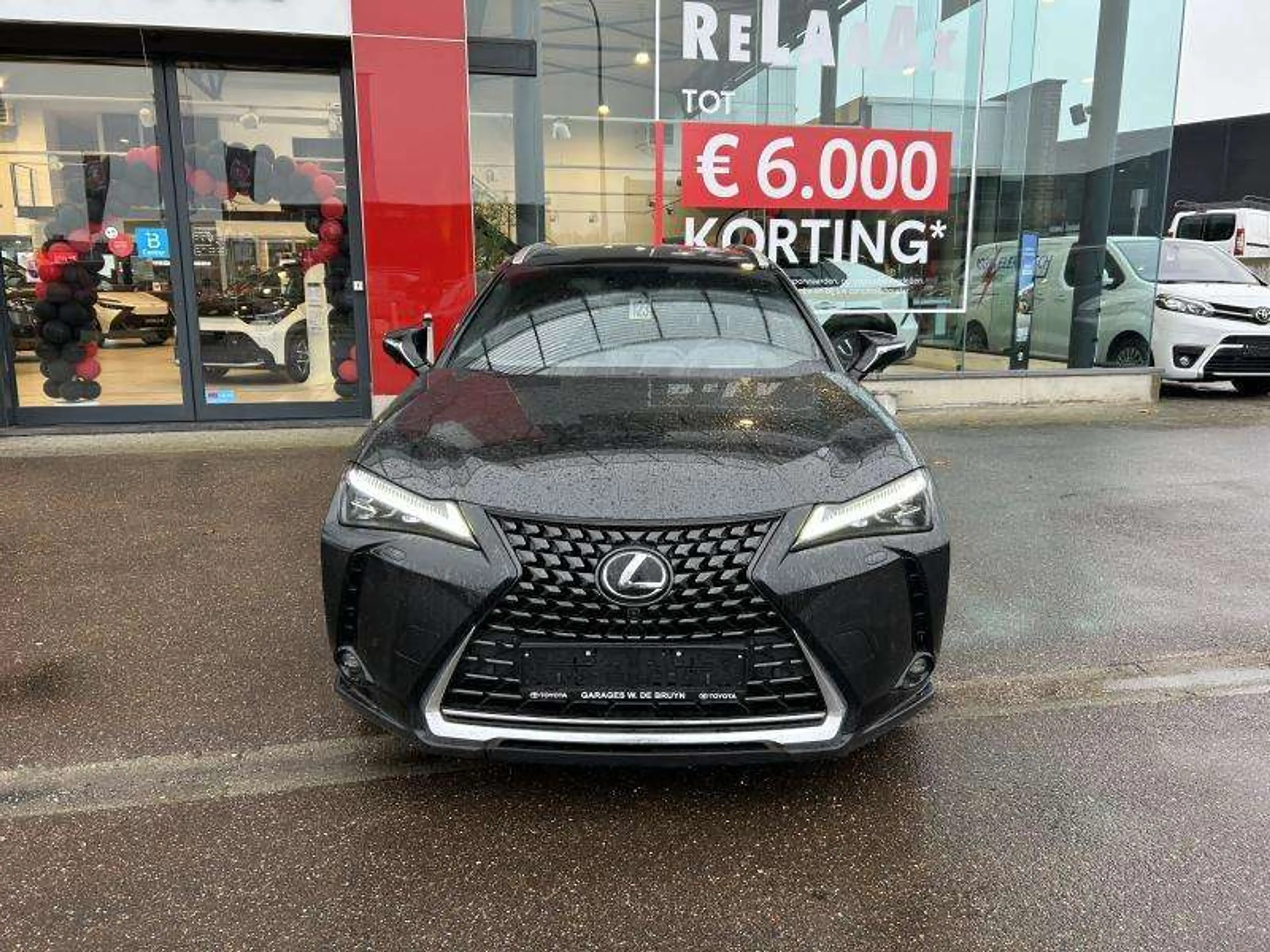 Lexus UX 250h Privilege Line — photo 2