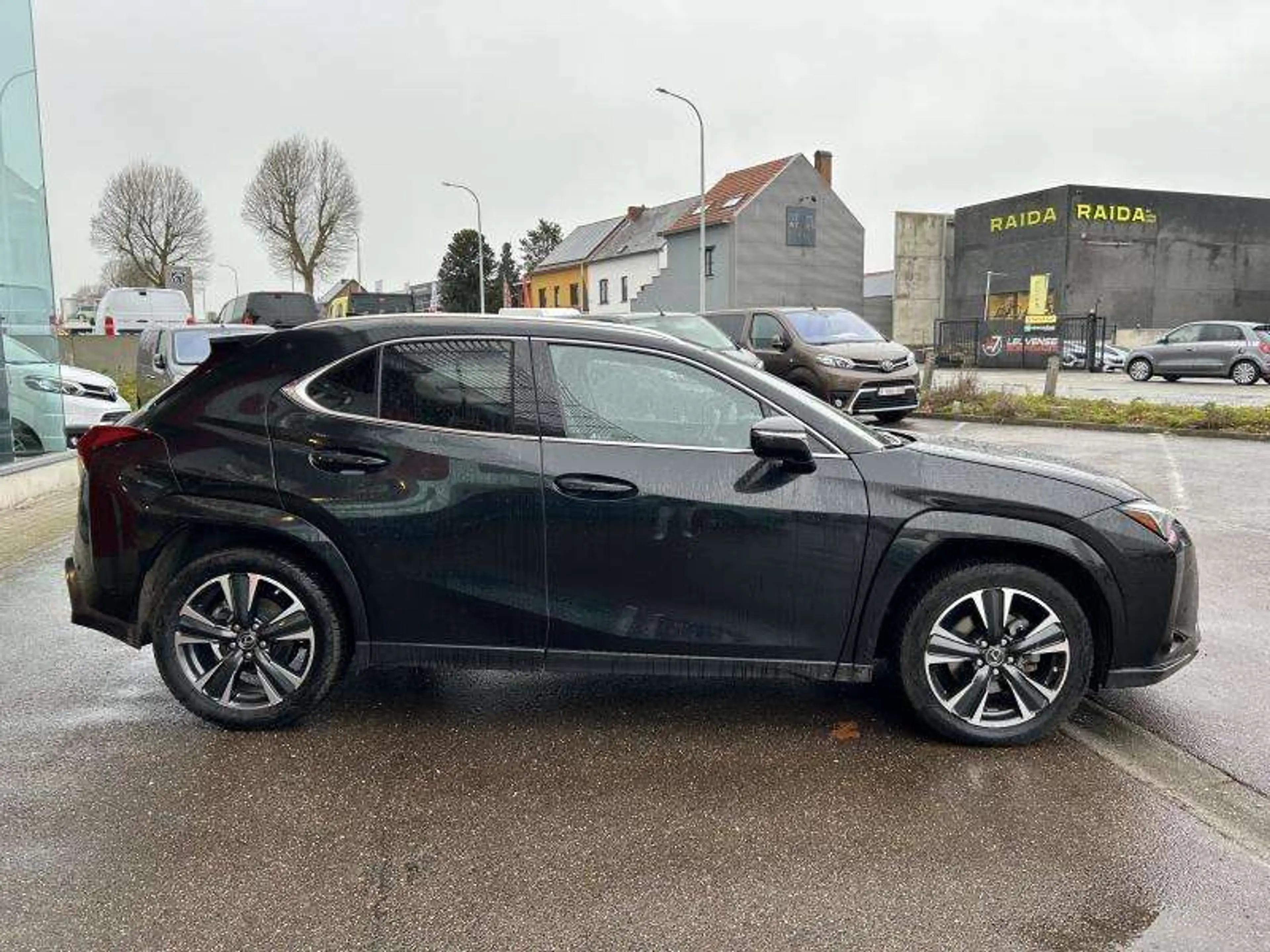 Lexus UX 250h Privilege Line — photo 4