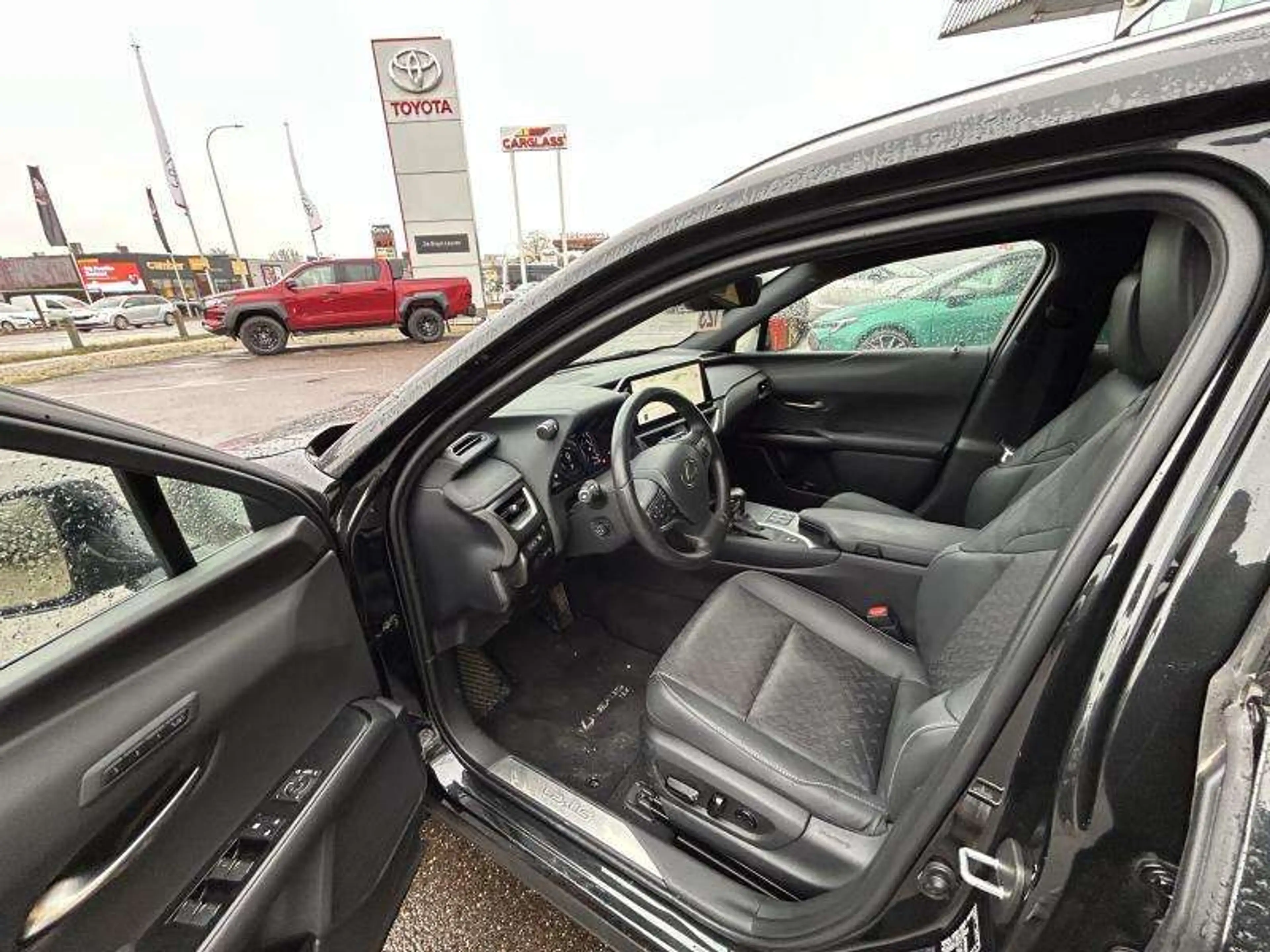 Lexus UX 250h Privilege Line — photo 9