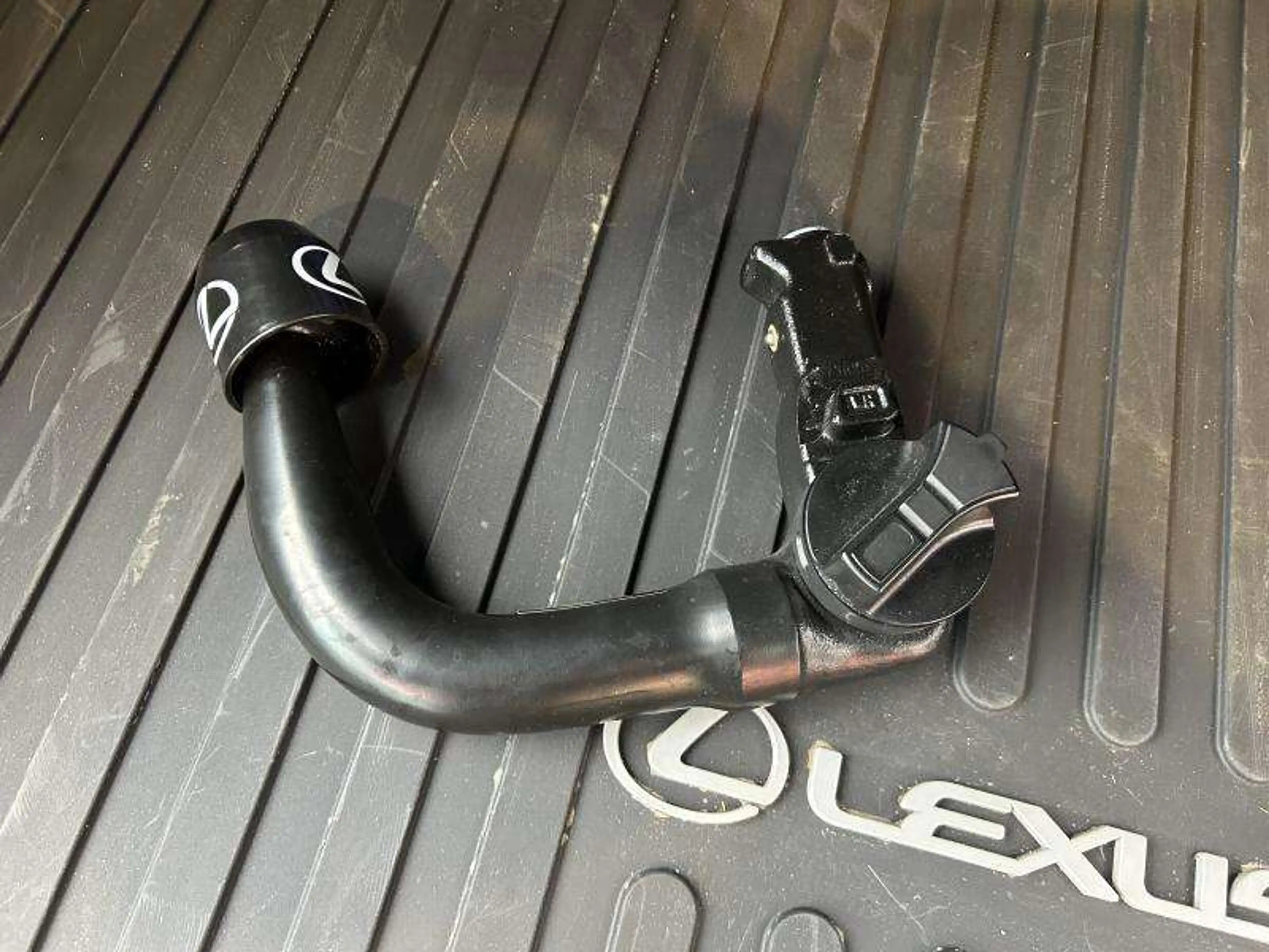 Lexus UX 250h Privilege Line — photo 12