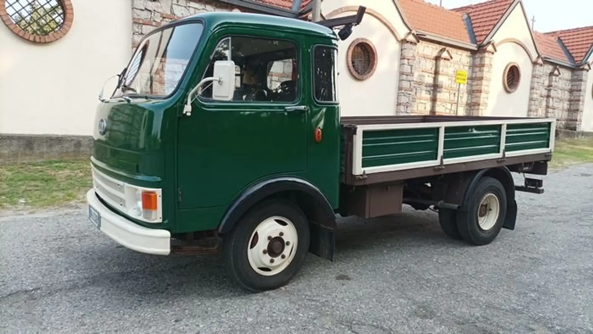 Oldtimer Fiat OM40/Iveco. Green - 1