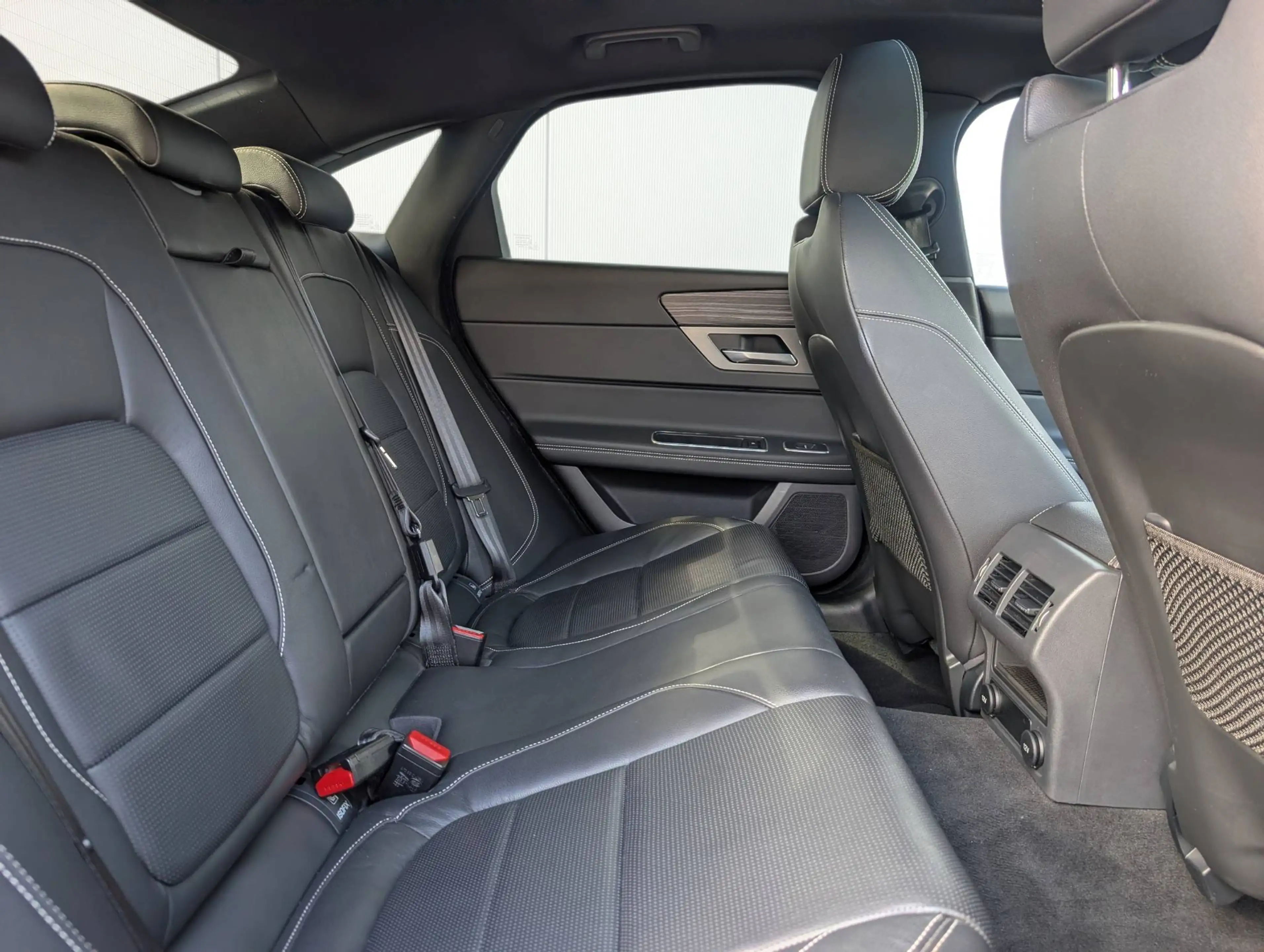 Jaguar XF S AWD"Leder, Navi, Panorama, R-Sport, LED" — photo 15