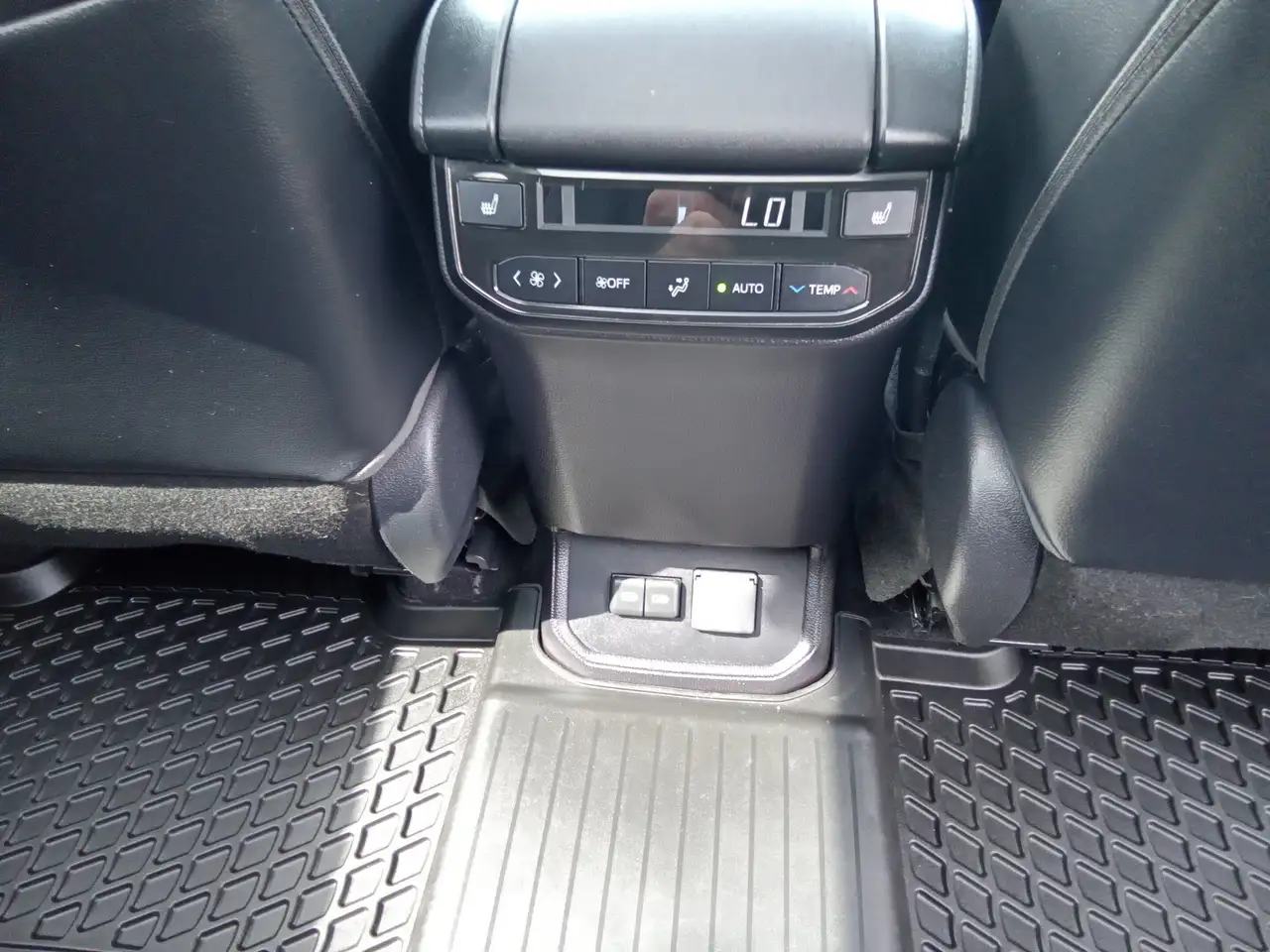 Toyota Highlander снимка Toyota Highlander