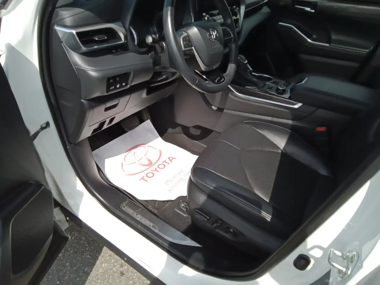 Toyota Highlander снимка Toyota Highlander