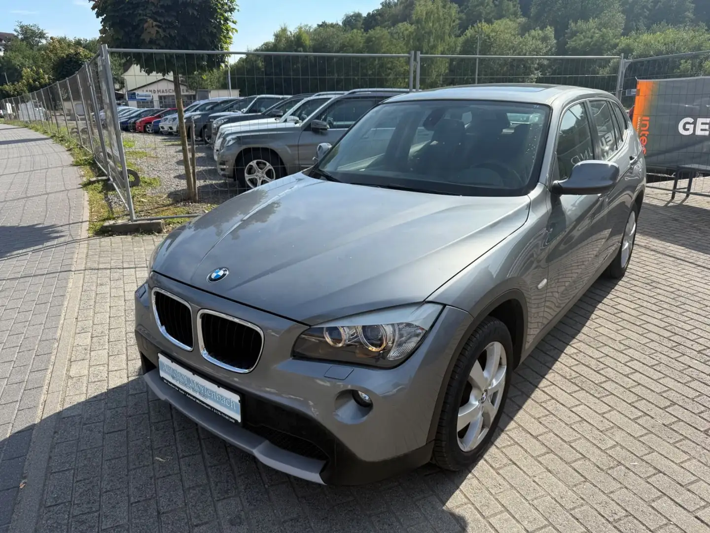 BMW X1 Baureihe X1 sDrive 18i Gris - 1
