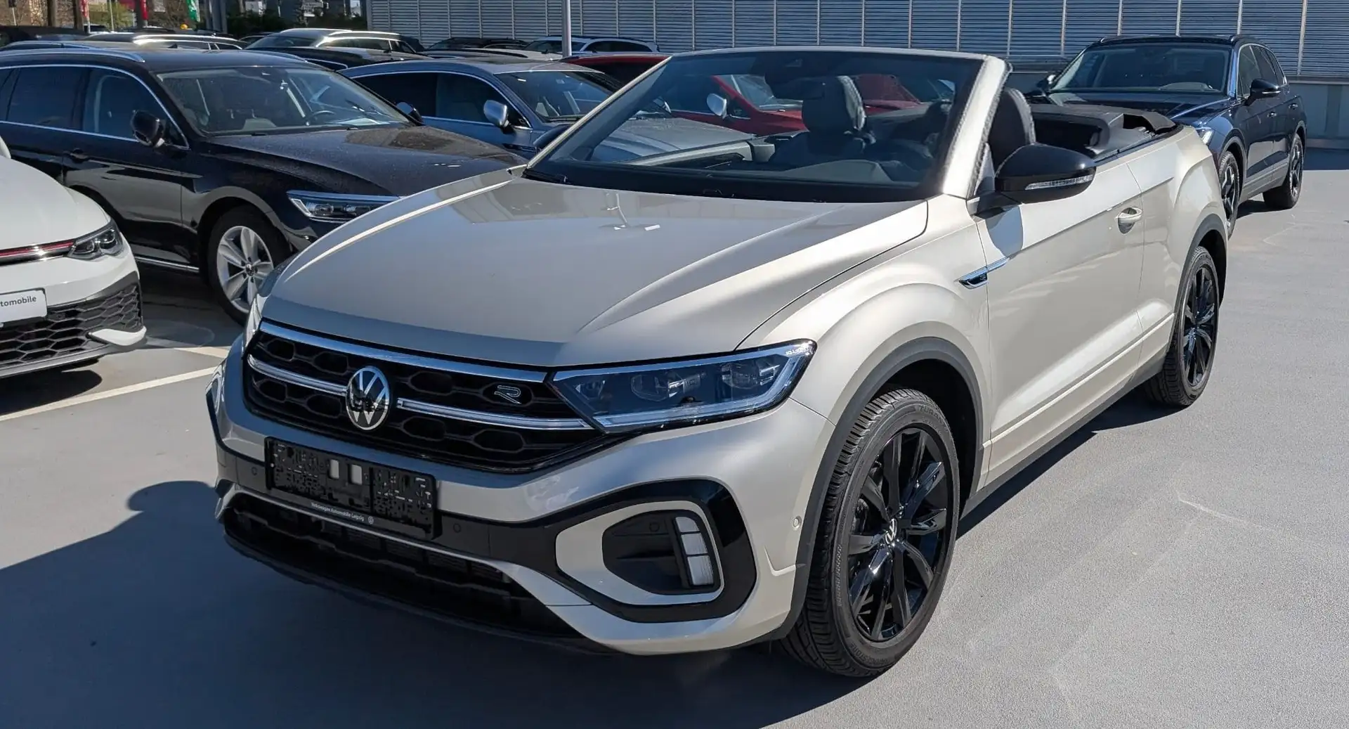 Volkswagen T-Roc T-Roc Cabrio1.5 TSI OPF DSG R-Line Blacksytle Beige - 1
