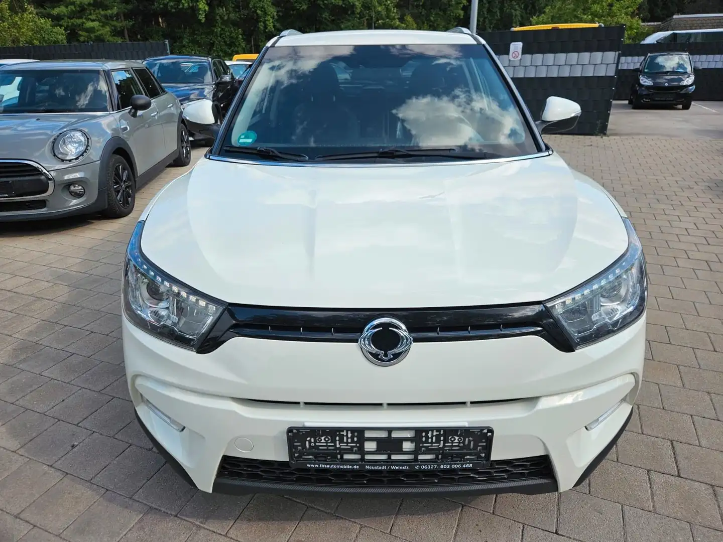 SsangYong Tivoli 1.6 e-XDi 160 SAPPHIRE 4WD Weiß - 2