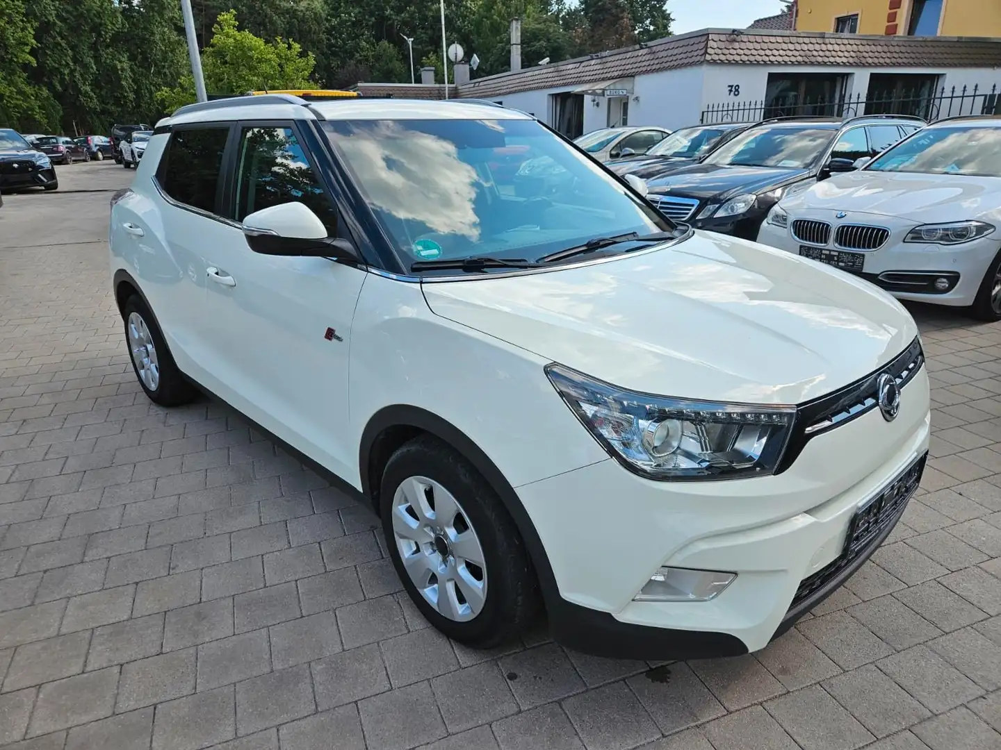 SsangYong Tivoli 1.6 e-XDi 160 SAPPHIRE 4WD Weiß - 1