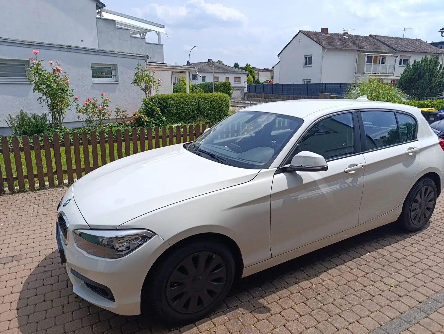 BMW 116 116i Facelift TÜV 06/27 Weiß - 2