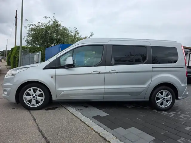 Ford Grand Tourneo Connect Titanium