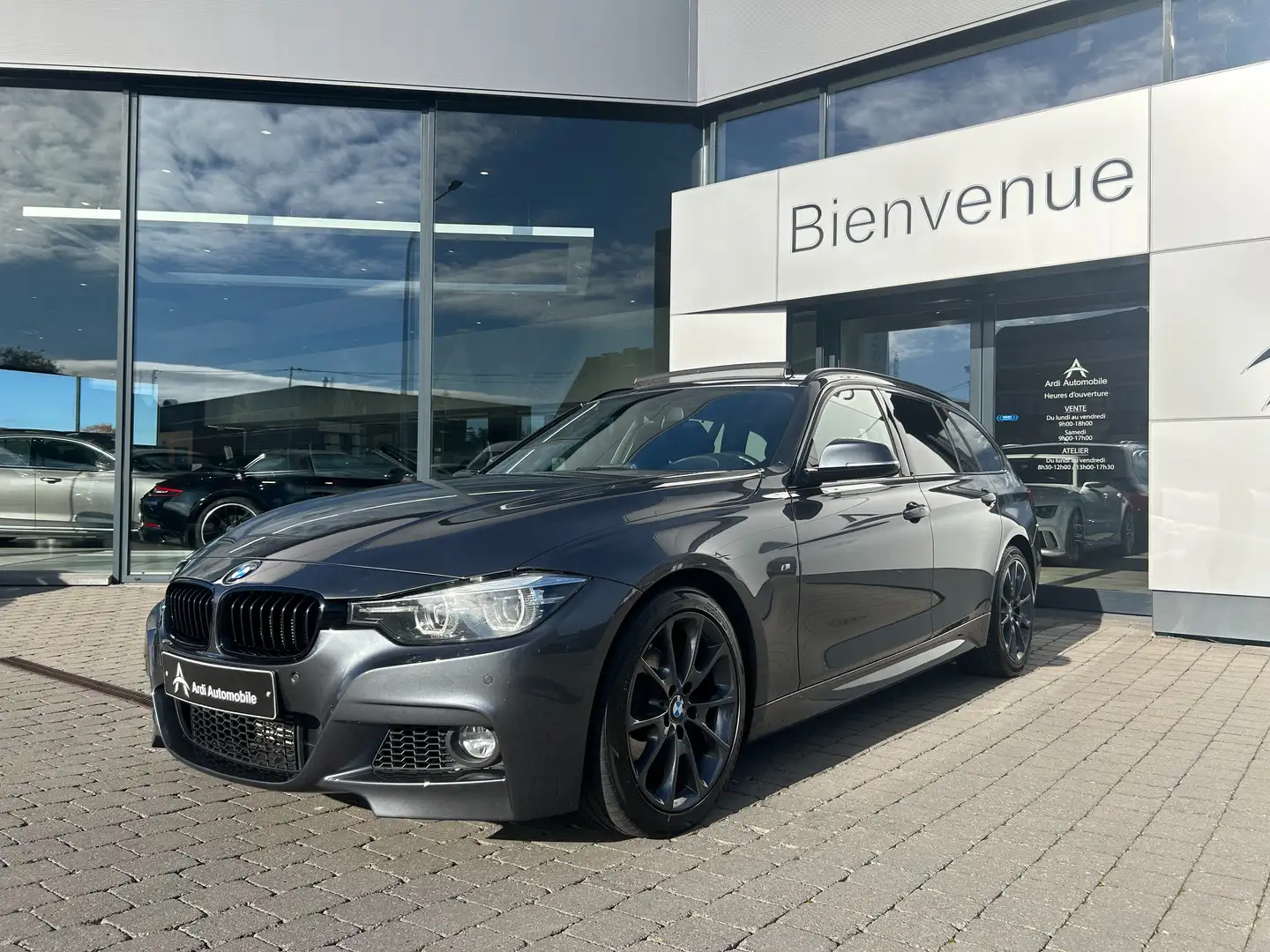 BMW 318 Touring *GARANTIE*PACK M*TOIT OUVRANT*LED*CUIR*GPS Gris - 1