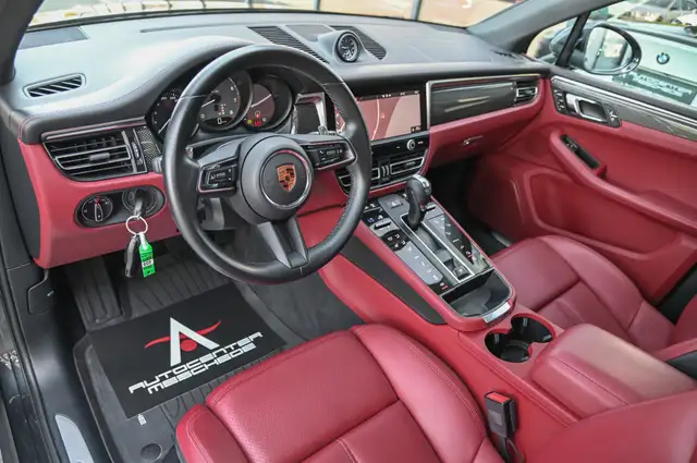 Porsche Macan view 9