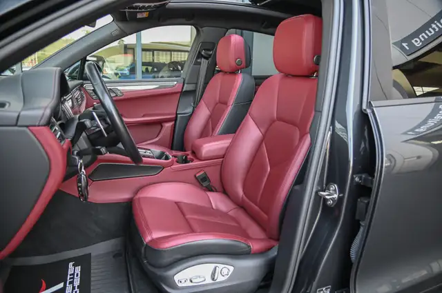 Porsche Macan view 12