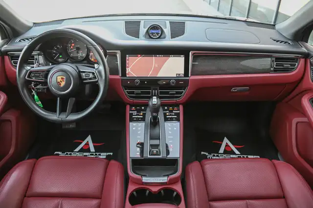 Porsche Macan view 10