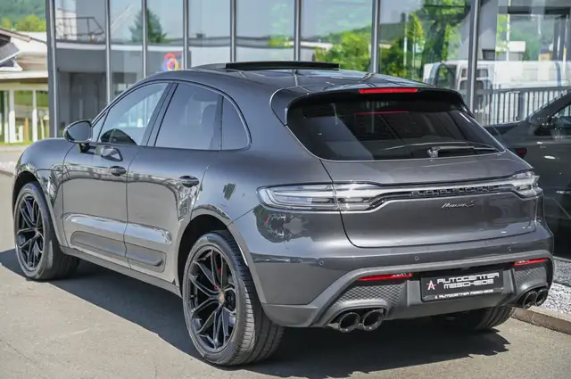 Porsche Macan view 5