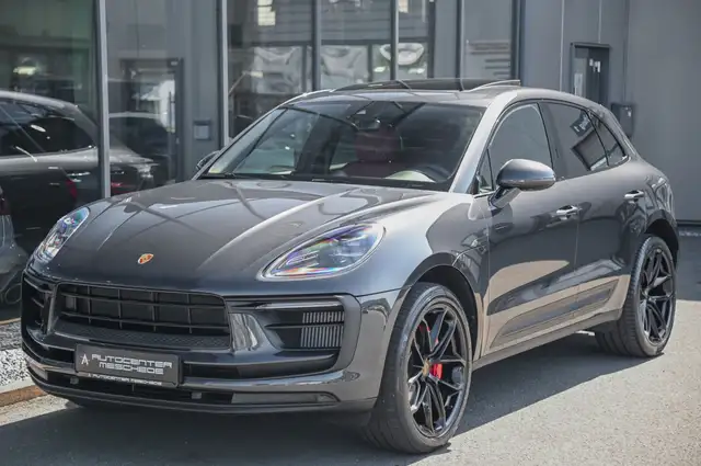 Porsche Macan view 2