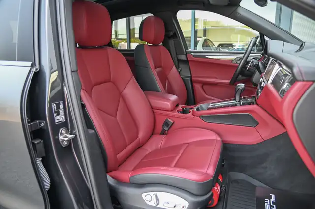 Porsche Macan view 13