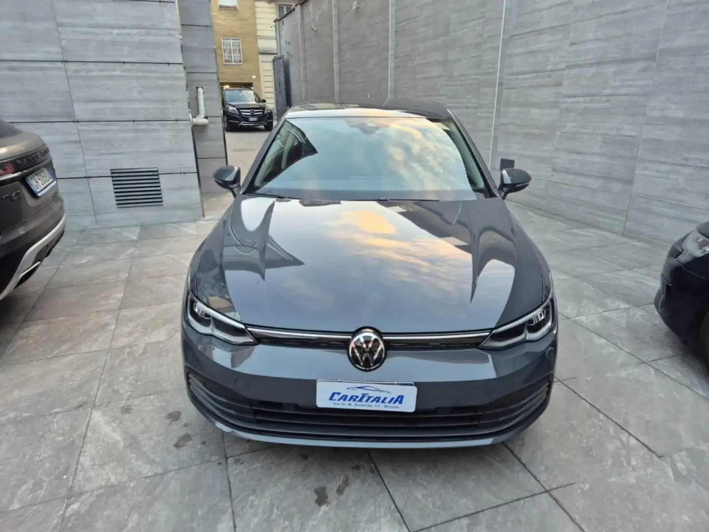 Volkswagen Golf 1.0 eTSI EVO DSG Life Gris - 2