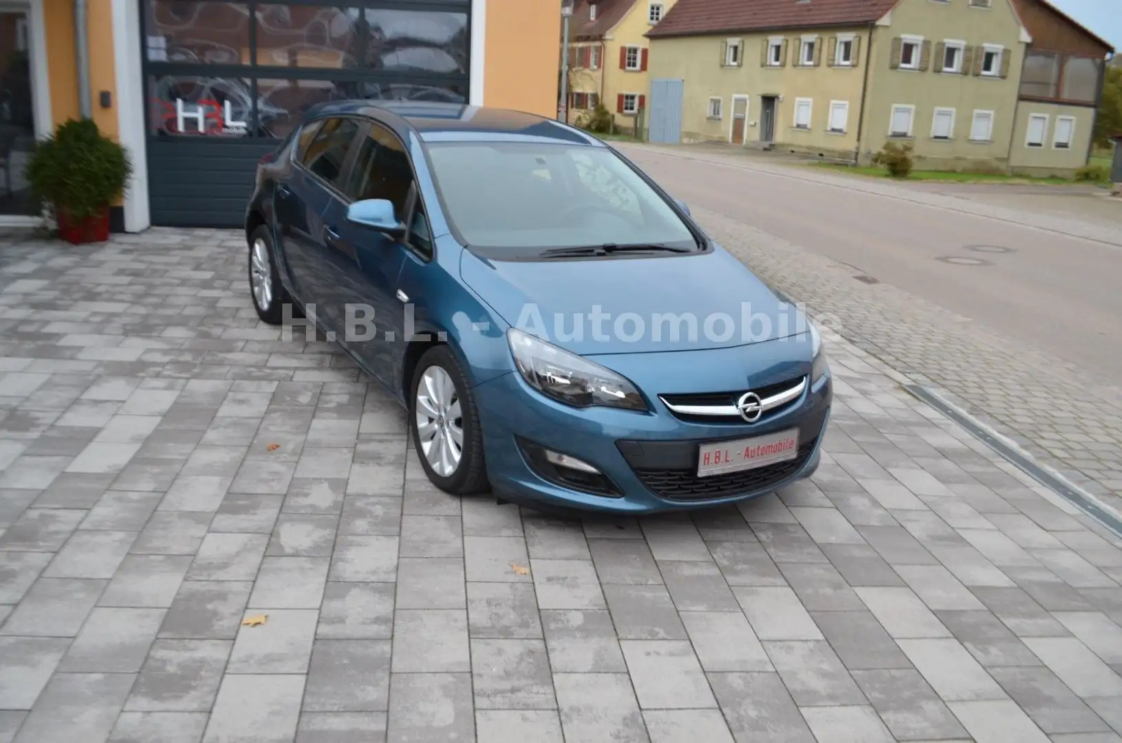 Opel Astra J 16V Turbo Energy/5-trg/ SHZ/LHZ/PDC Albastru - 1