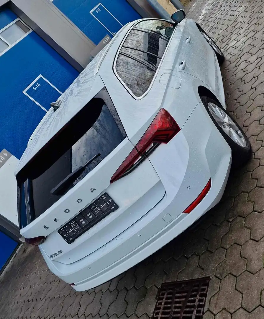 Skoda Octavia Combi Style Blanc - 2