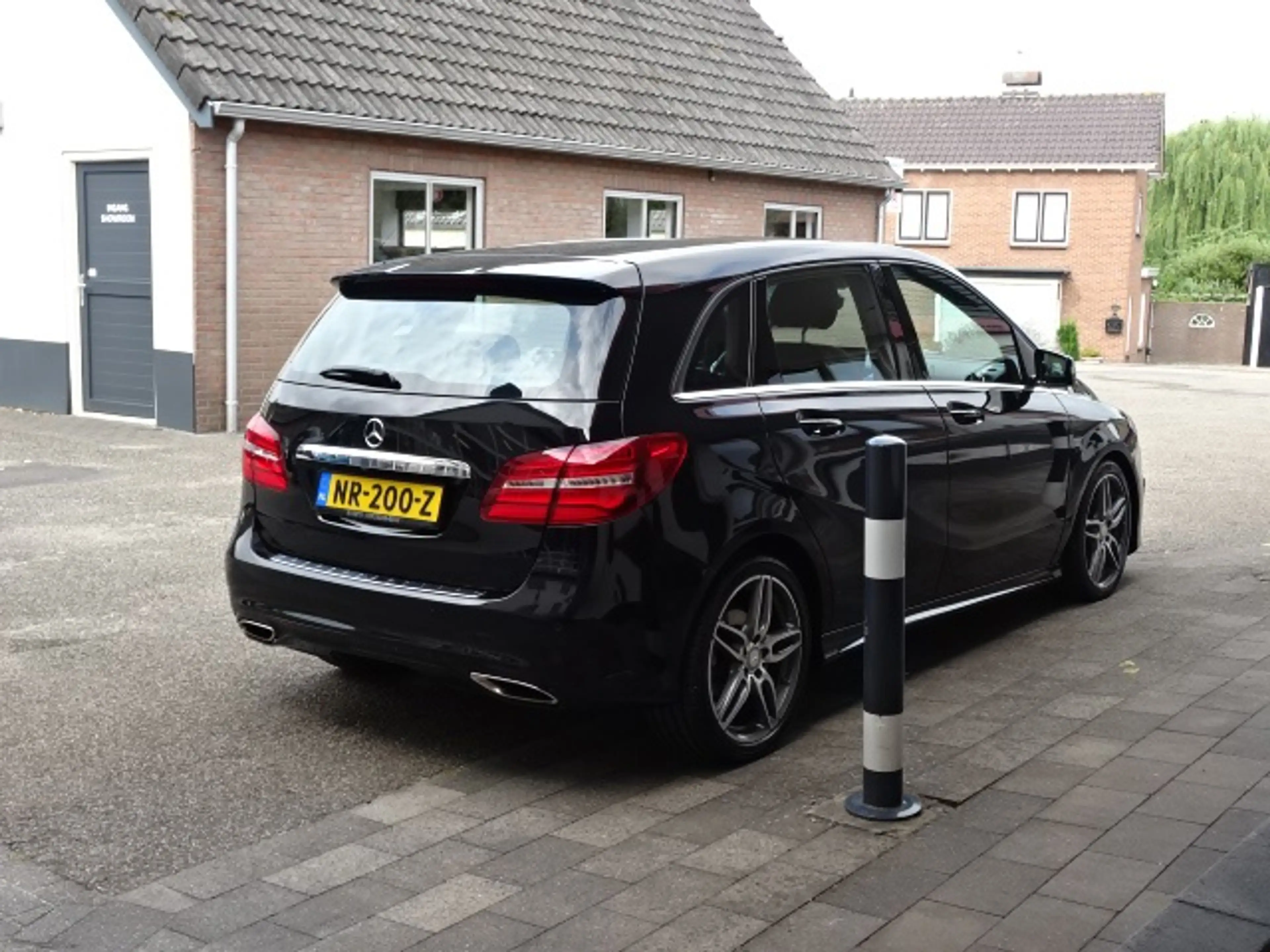 Mercedes-Benz B 180 Business Solution AMG — photo 7