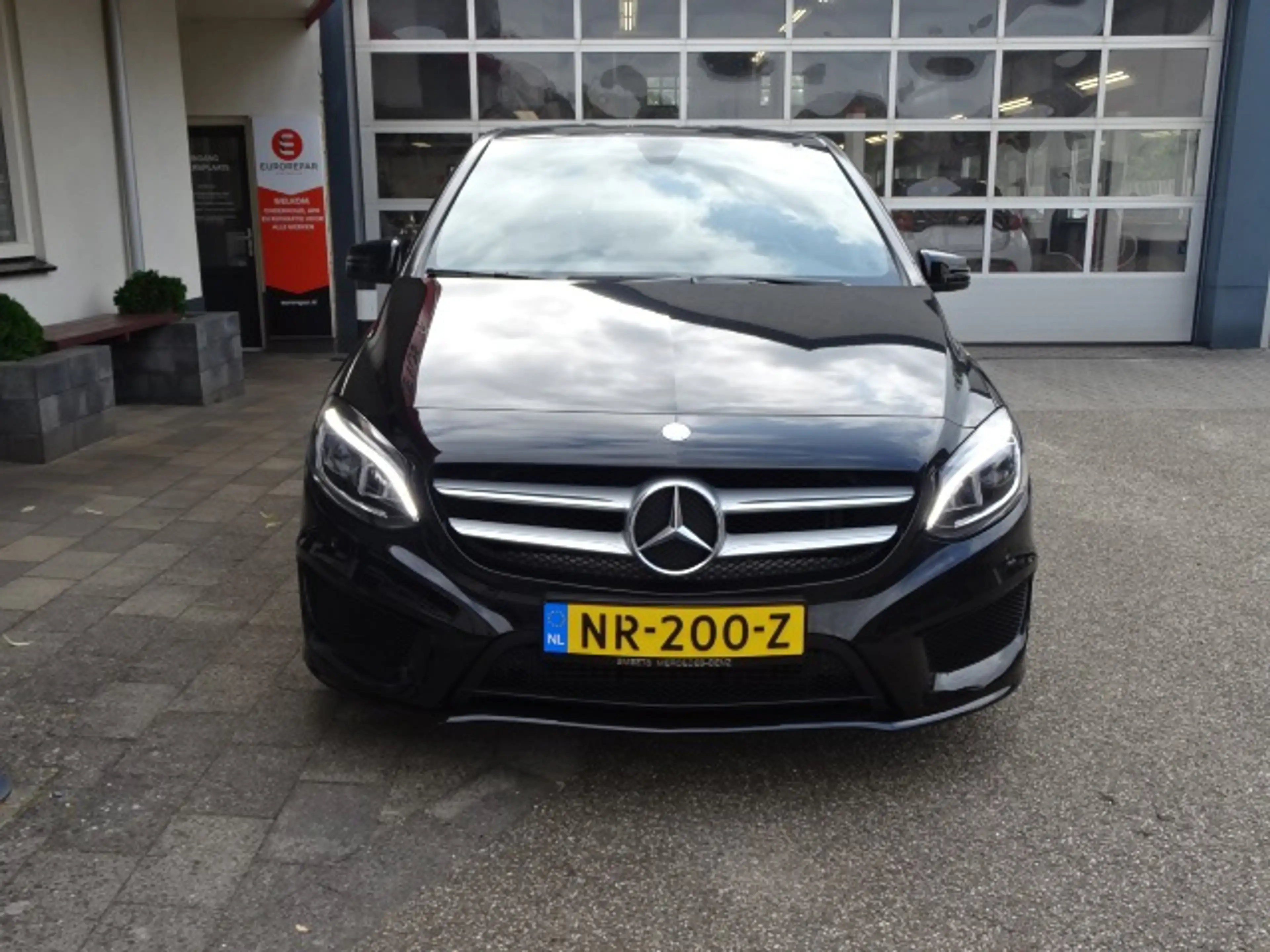 Mercedes-Benz B 180 Business Solution AMG — photo 9