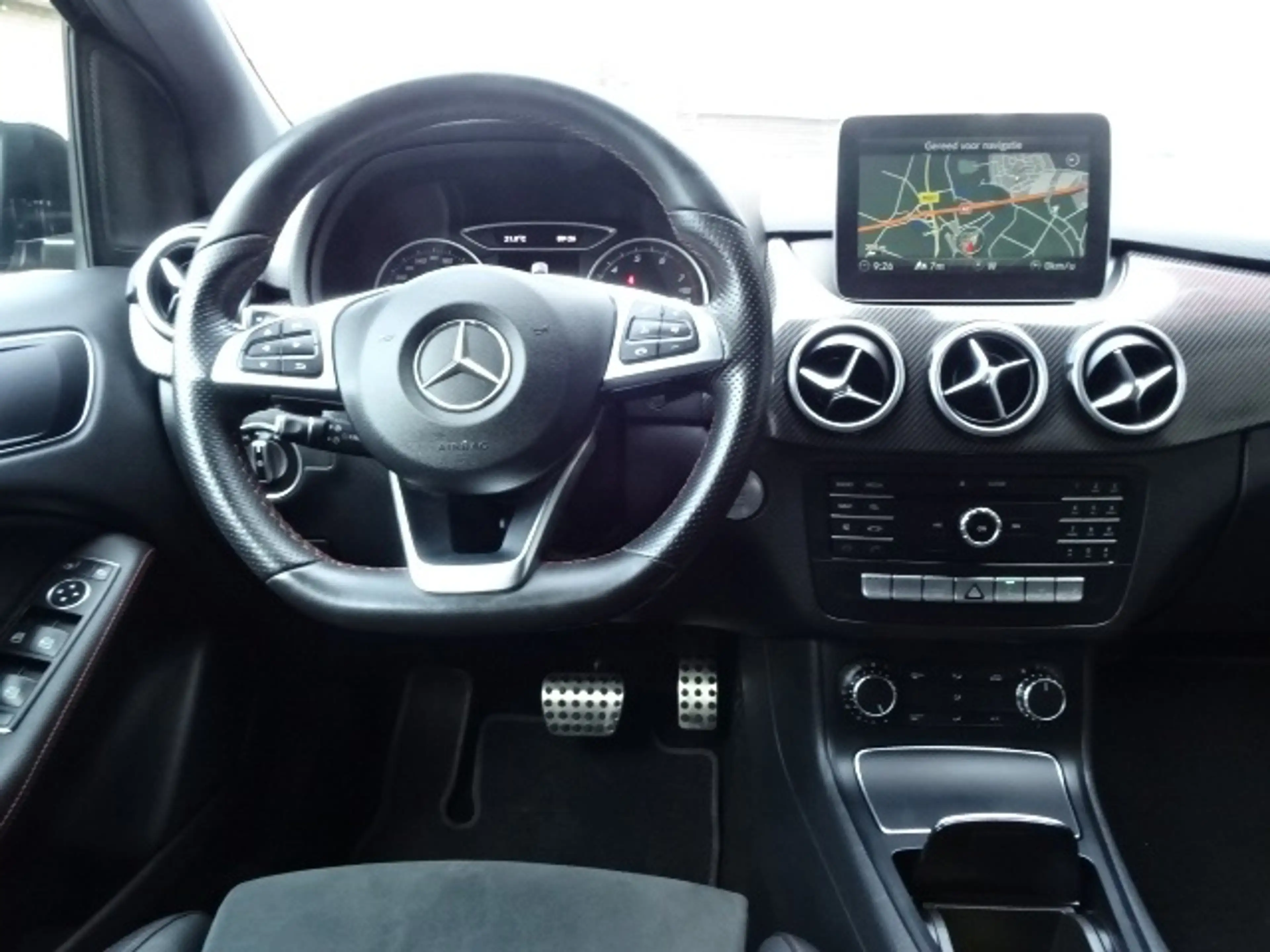 Mercedes-Benz B 180 Business Solution AMG — photo 15