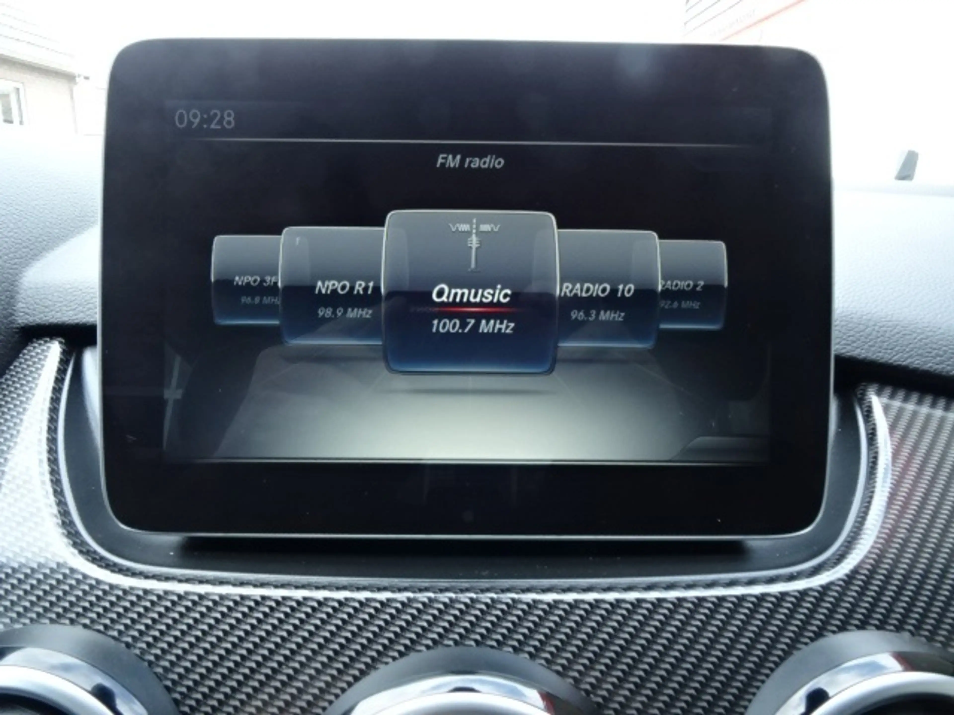 Mercedes-Benz B 180 Business Solution AMG — photo 24