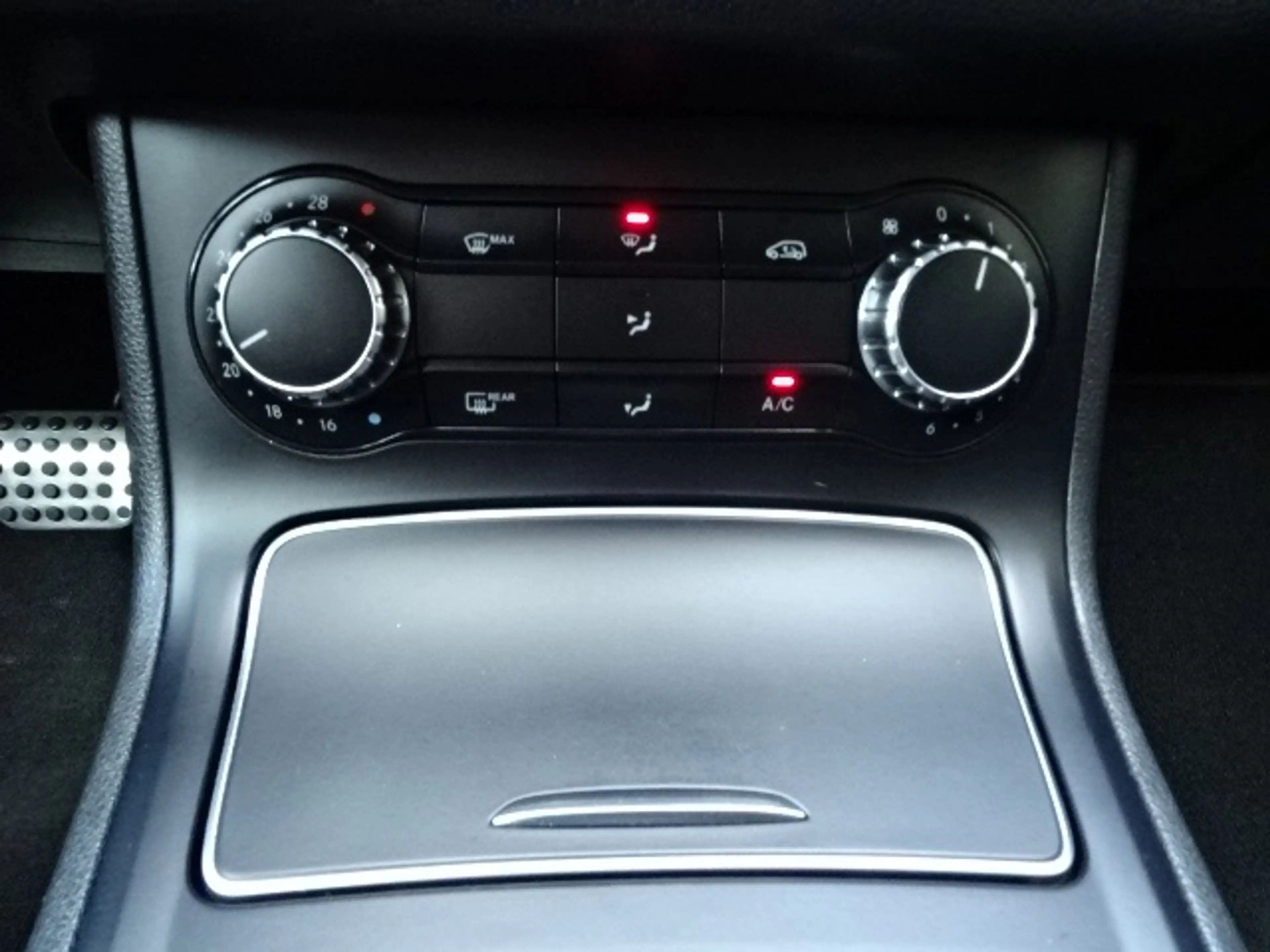 Mercedes-Benz B 180 Business Solution AMG — photo 20